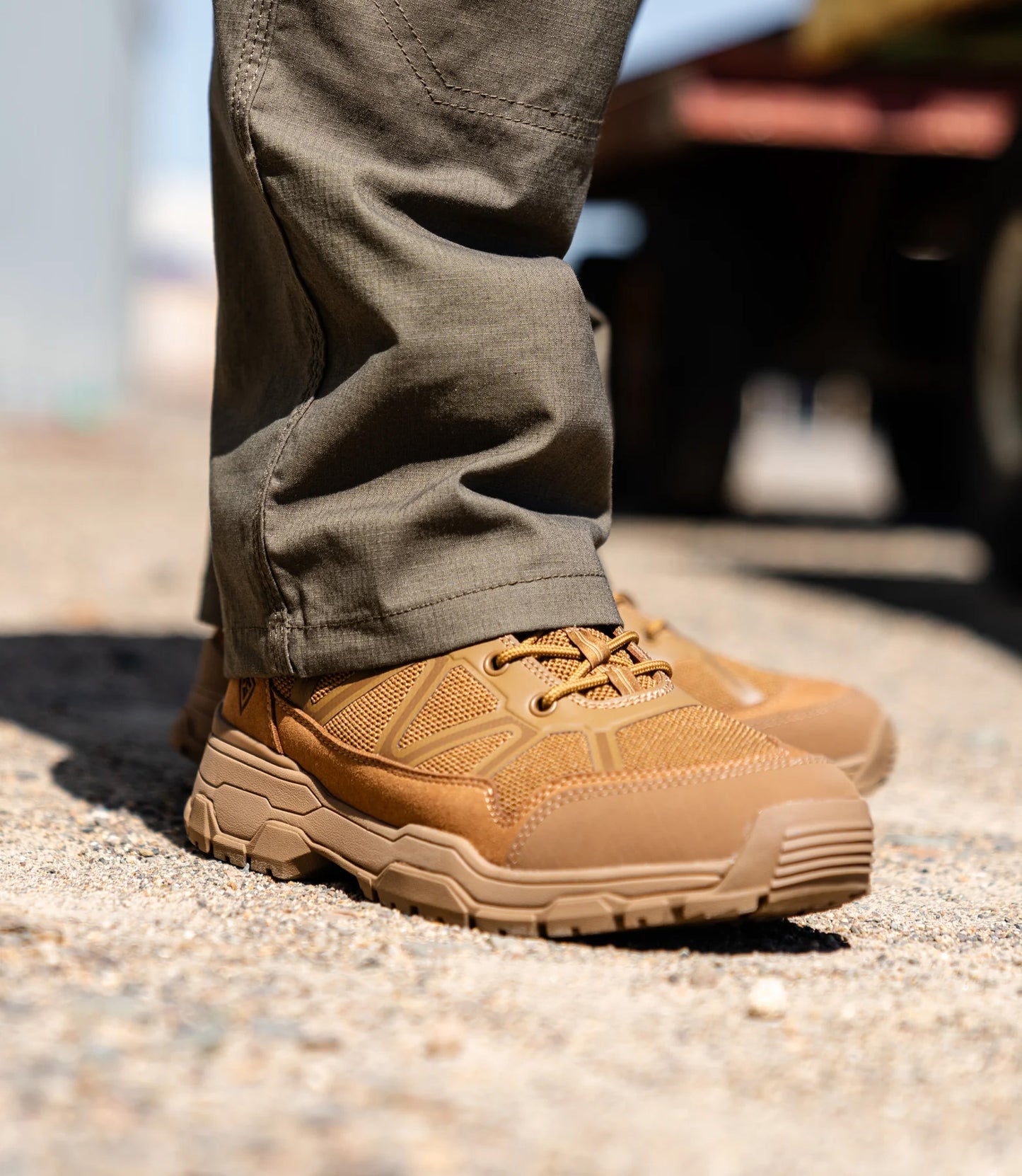 נעליים טקטיות מדגם Men's 5" Operator Mid Boots - חום מדבר